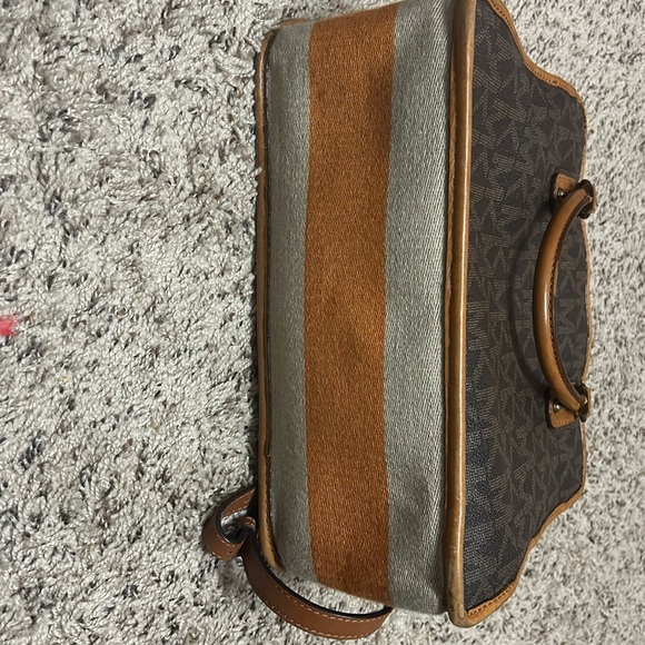 Michael Kors purse - Picture 2 of 4